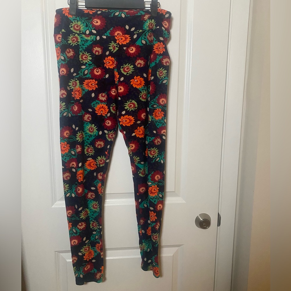 LulaRoe Tall and curvy Leggings